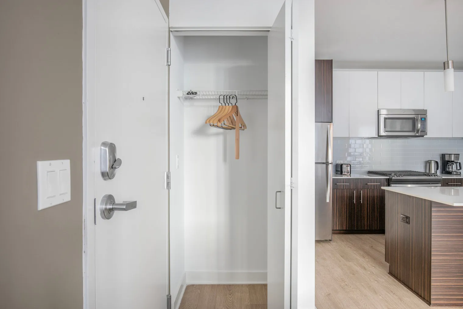 201 N Garland Ct   60601 60601-Mila-unit#ID961-Chicago-IL