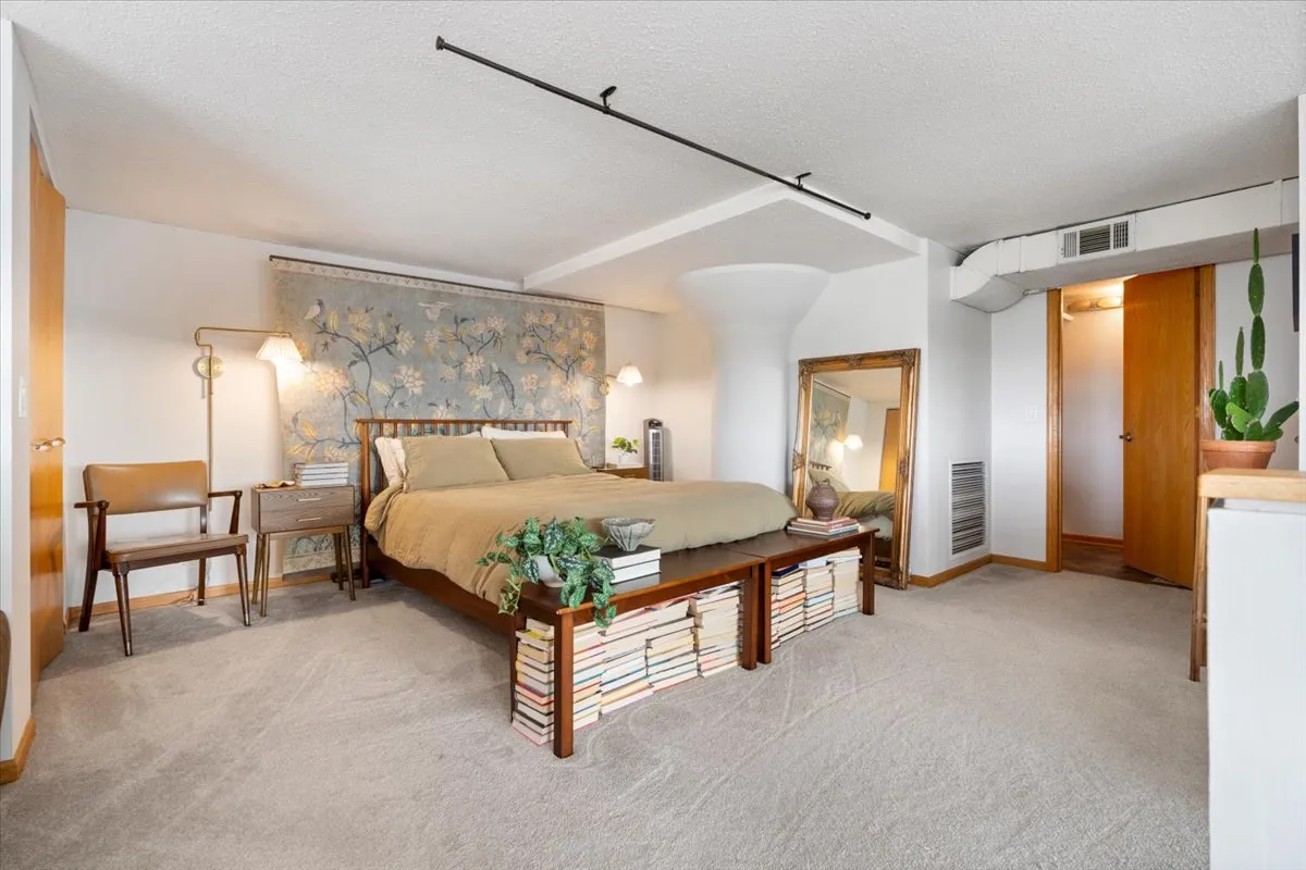 1934 N Washtenaw Ave 60647 60647-unit#404-Chicago-IL