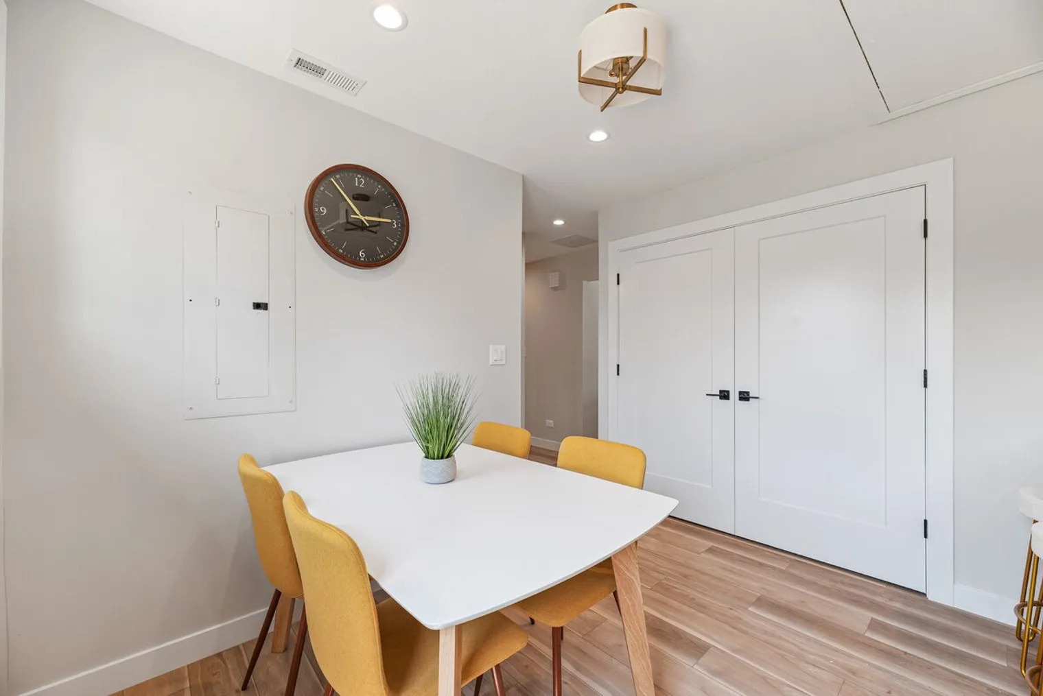 1023 S Wolf Rd   60016 60016-Building South Wolf Road-unit#ID1032513P-Des Plaines-IL