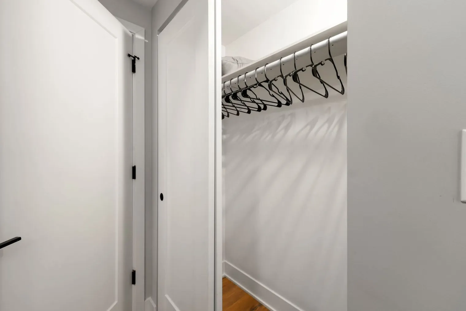 6044 N Winthrop Ave 60660 60660-Building North Winthrop Avenue-unit#ID1363914P-Chicago-IL