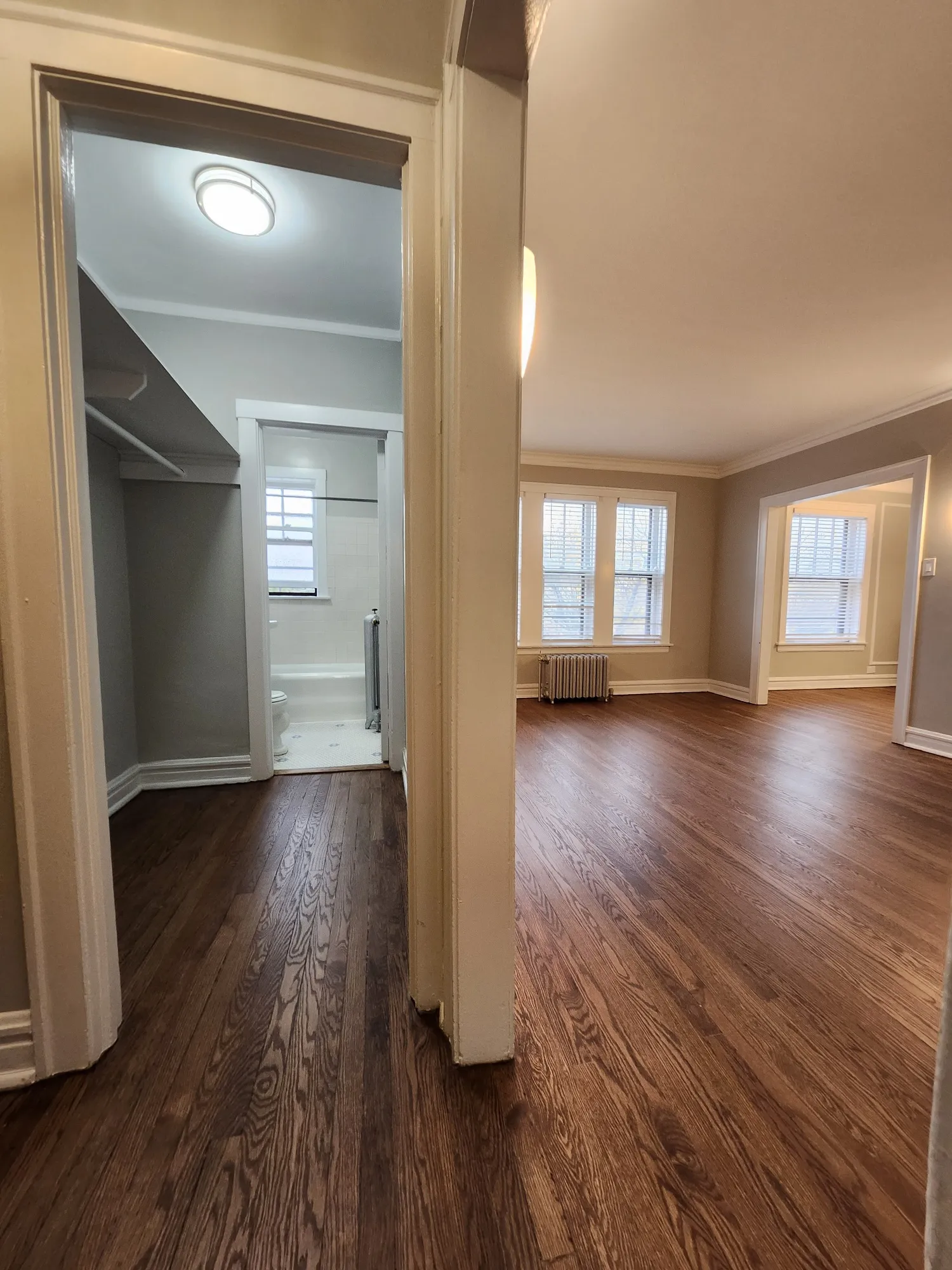 1601 W Thome Ave   60660 60660-Patio Apartments-unit#2E-Chicago-IL