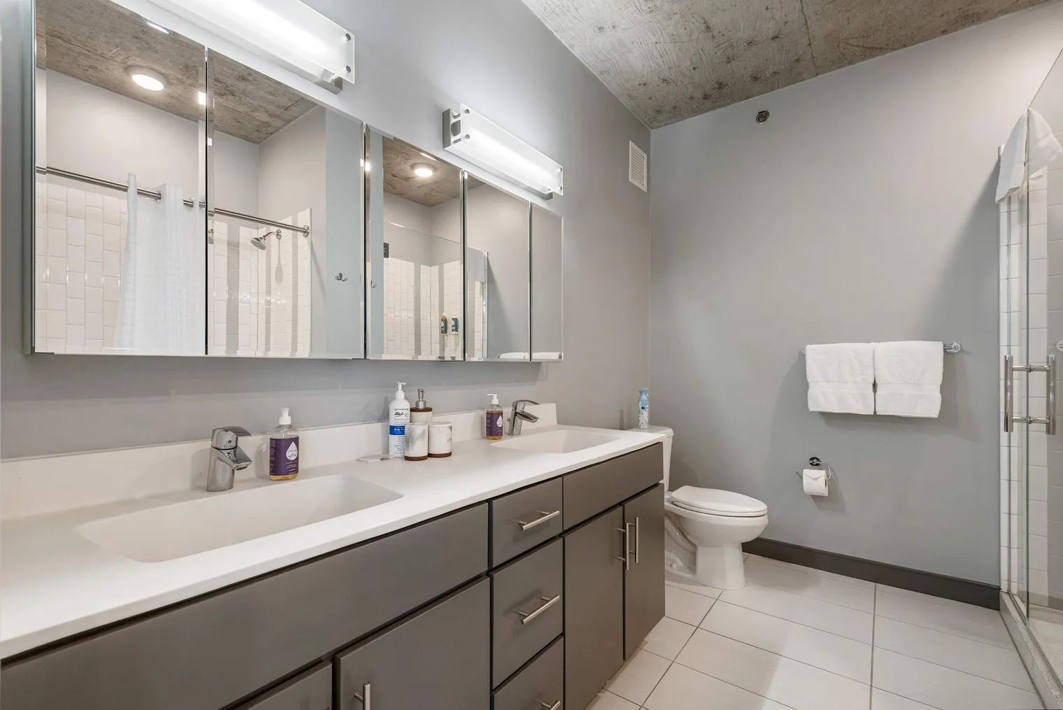 215 W Lake St   60606 60606-Building West Lake Street-unit#ID1029613P-Chicago-IL