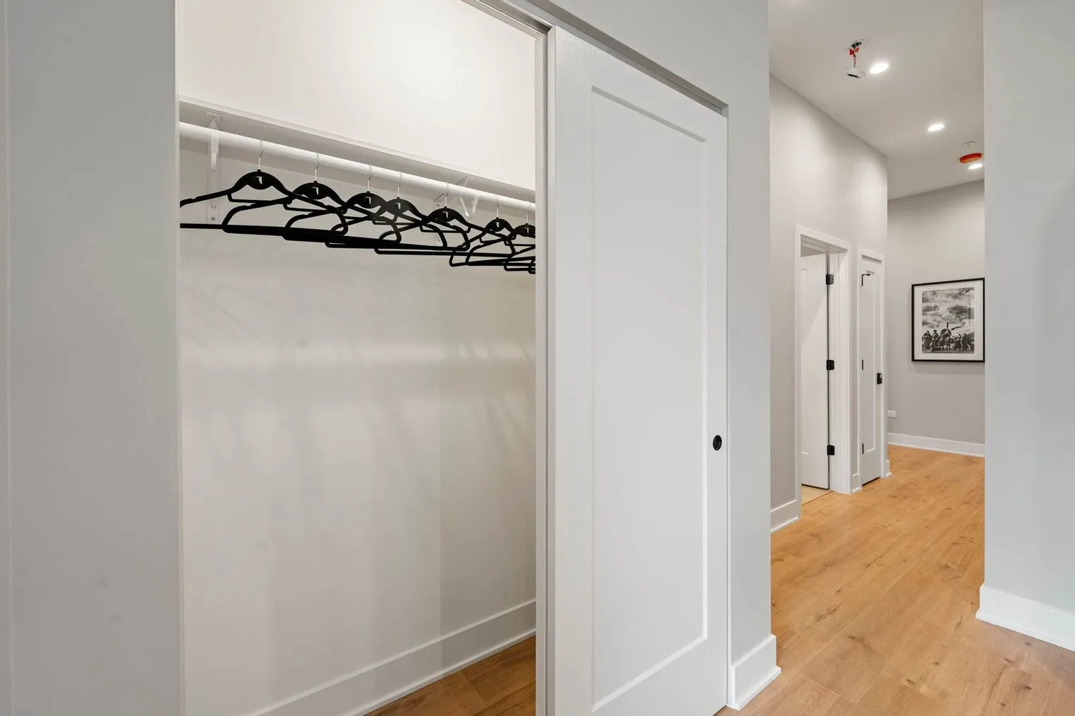 6044 N Winthrop Ave   60660 60660-Building North Winthrop Avenue-unit#ID1363915P-Chicago-IL