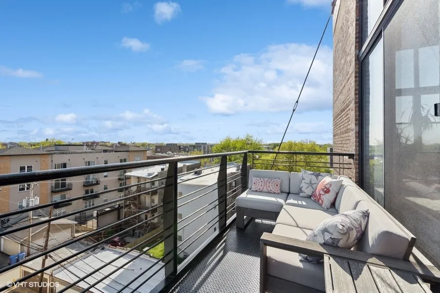1934 N Washtenaw Ave 60647 60647-unit#404-Chicago-IL