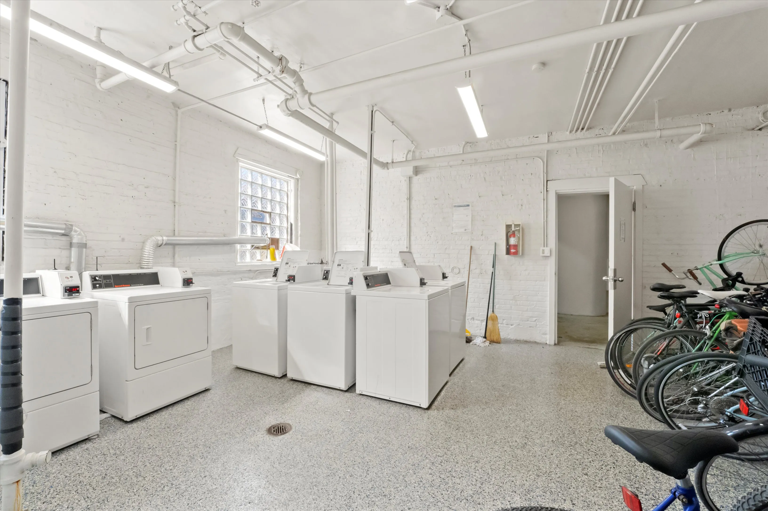 2536 N Sawyer Ave   60647 60647-unit#304-Chicago-IL