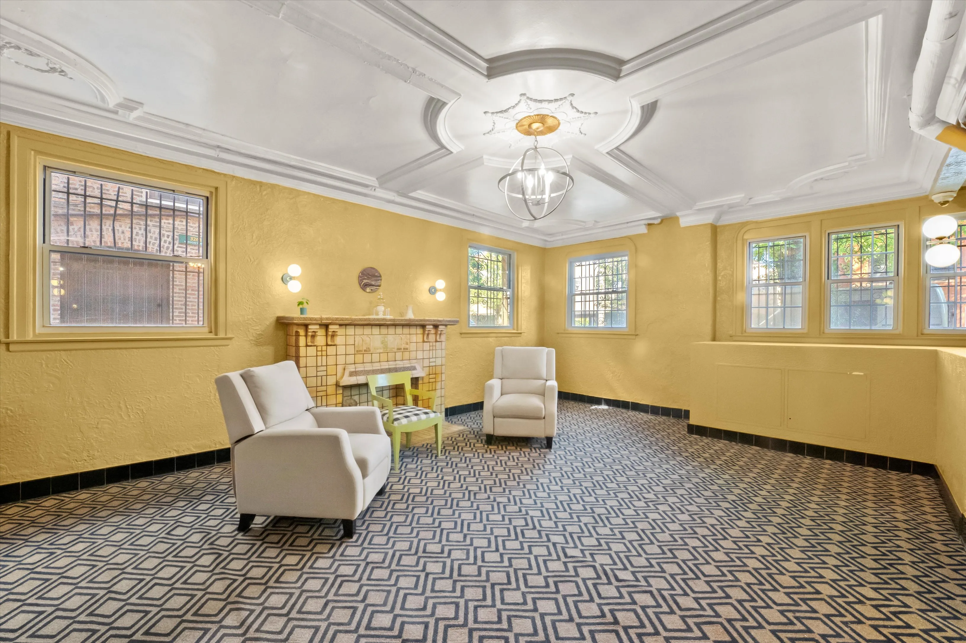 2536 N Sawyer Ave   60647 60647-unit#304-Chicago-IL