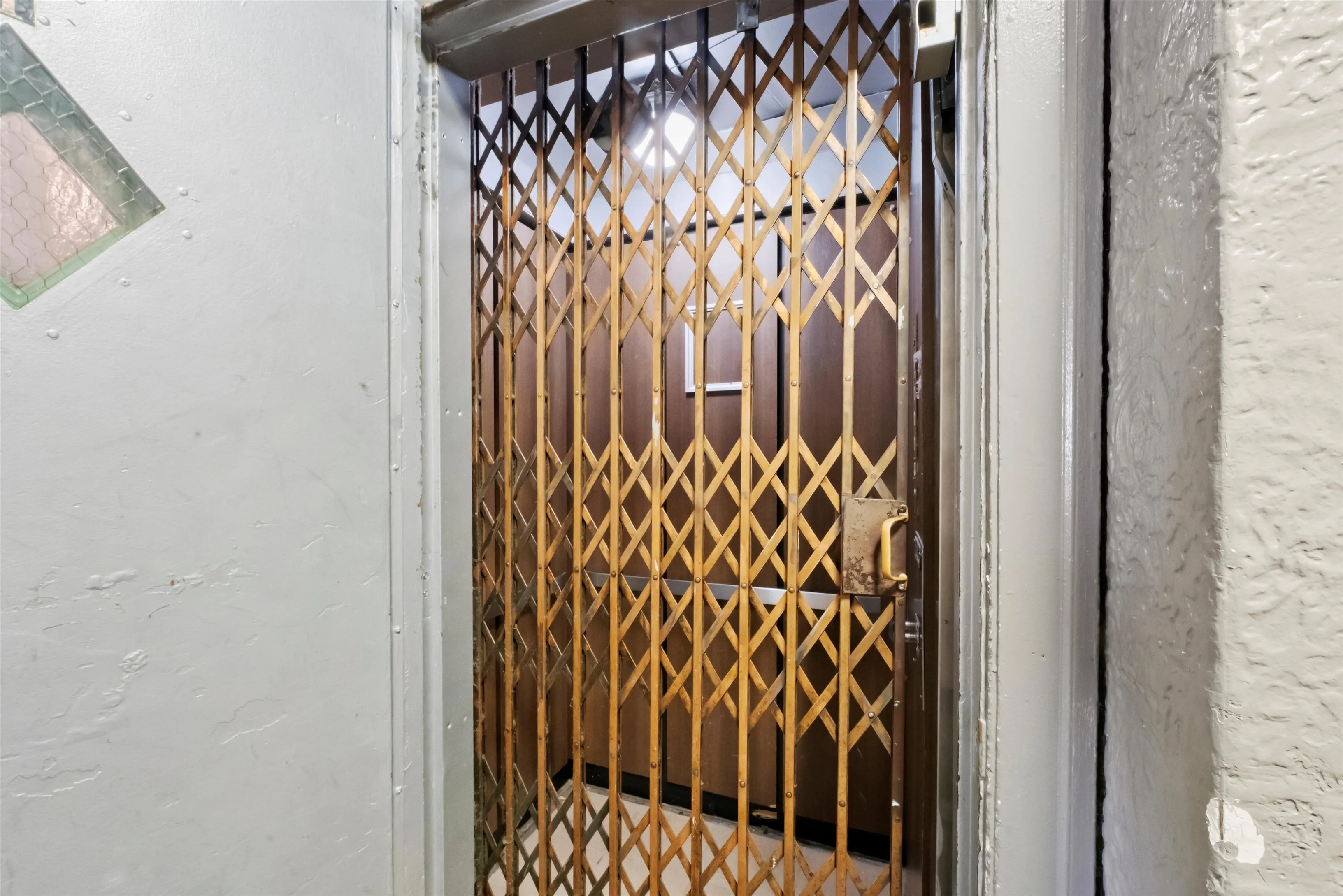 2536 N Sawyer Ave   60647 60647-unit#304-Chicago-IL