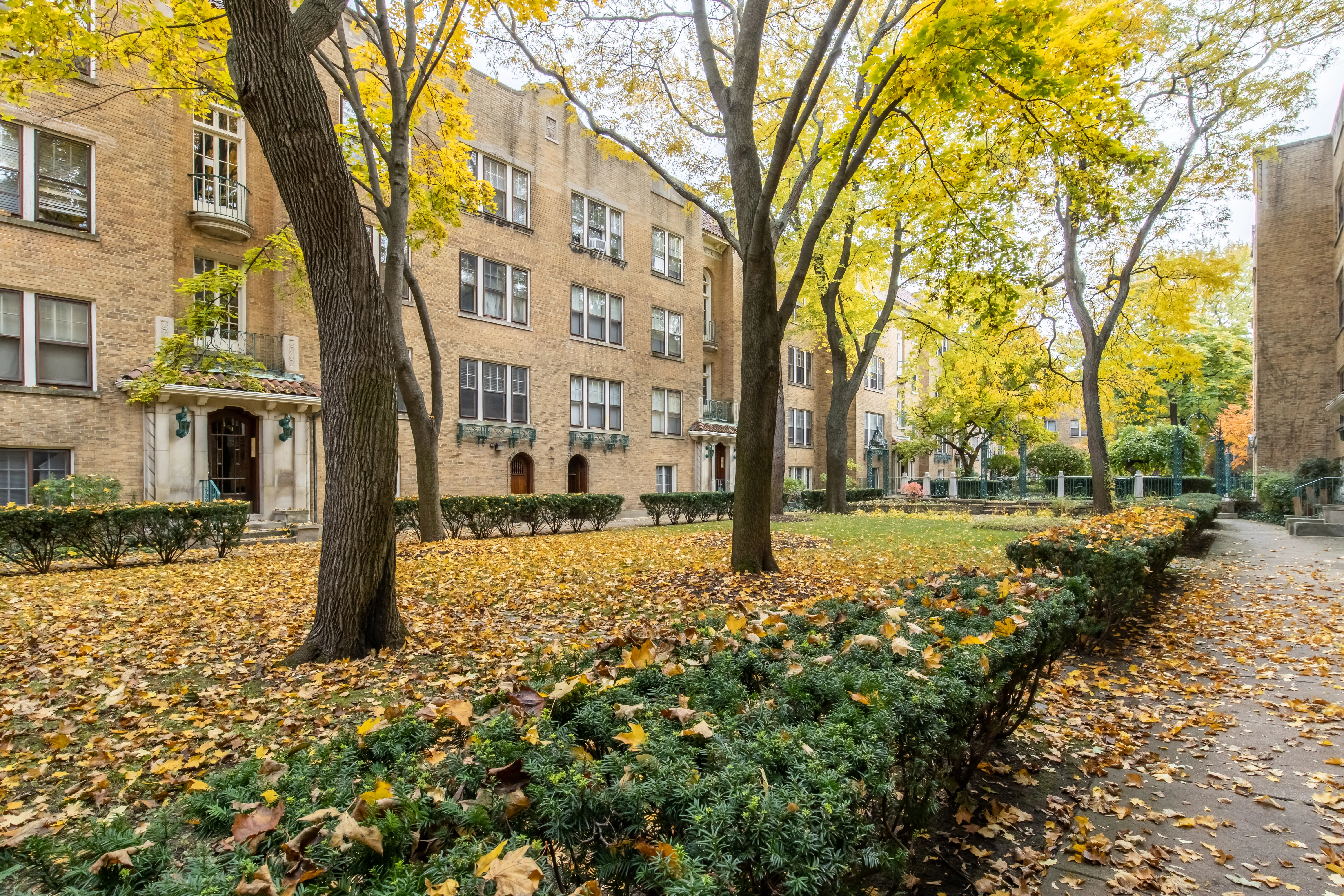 1601 W Thome Ave   60660 60660-Patio Apartments-unit#2E-Chicago-IL
