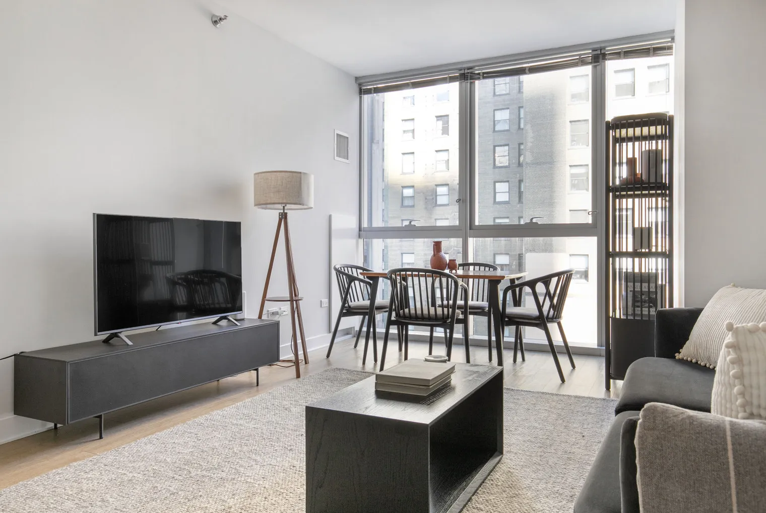 201 N Garland Ct   60601 60601-Mila-unit#ID961-Chicago-IL