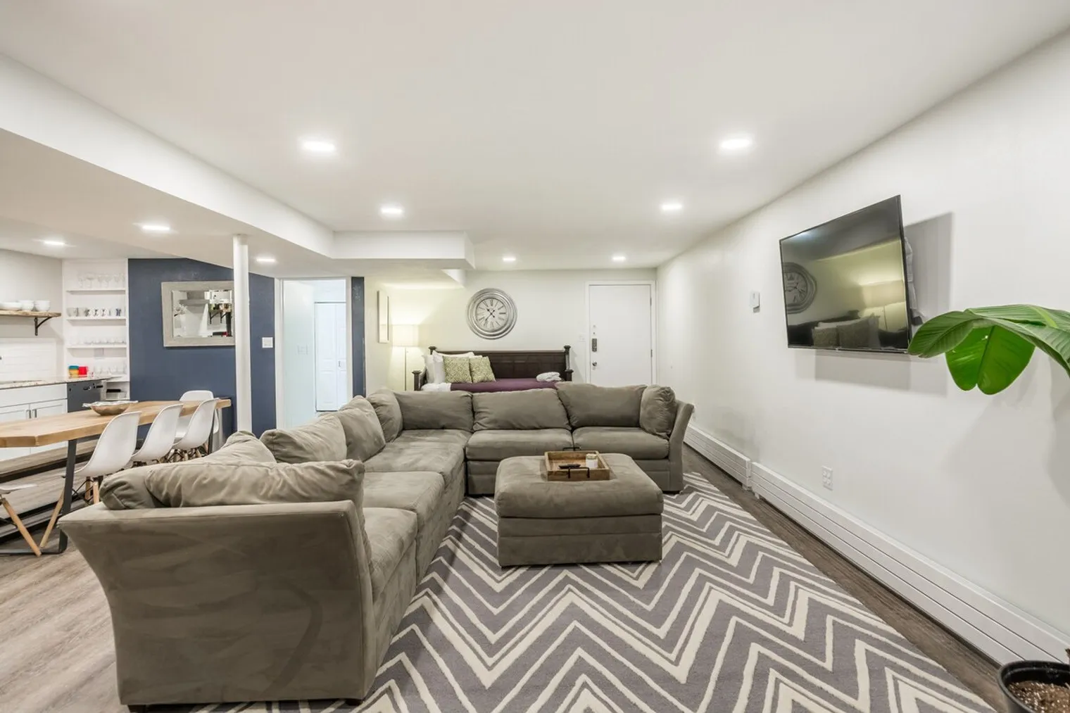 226 S Hoyne Ave   60612 60612-Building South Hoyne Avenue-unit#ID1255620P-Chicago-IL