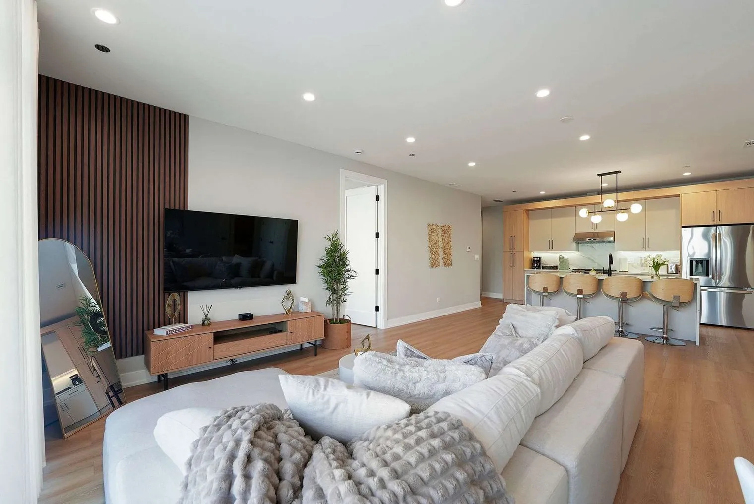 2344 W Polk St   60612 60612-Building West Polk Street-unit#ID1256062P-Chicago-IL
