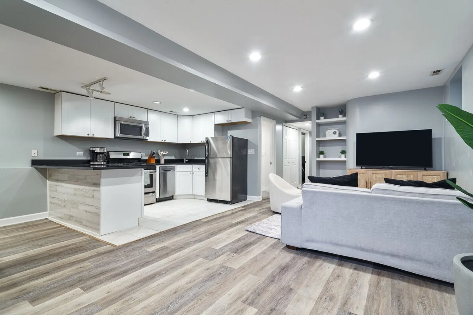 3018 N Clybourn Ave 60618 60618-Building North Clybourn Avenue-unit#ID1359760P-Chicago-IL