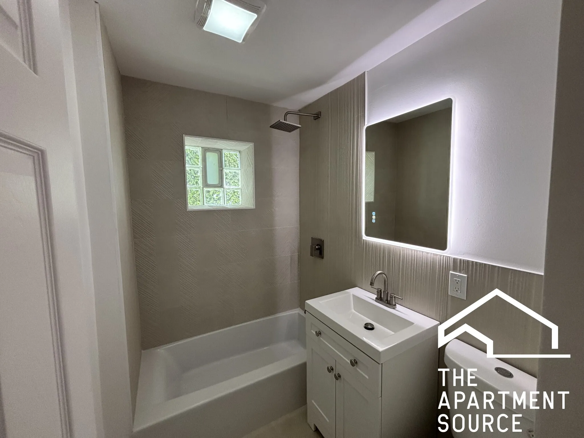 3138 W Schubert Ave   60647 60647-unit#1R-Chicago-IL