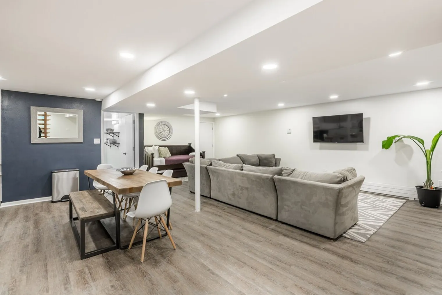 226 S Hoyne Ave   60612 60612-Building South Hoyne Avenue-unit#ID1255620P-Chicago-IL