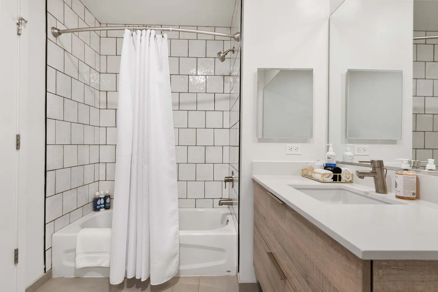 823 N Clark St 60610 60610-Building North Clark Street-unit#ID1029582P-Chicago-IL