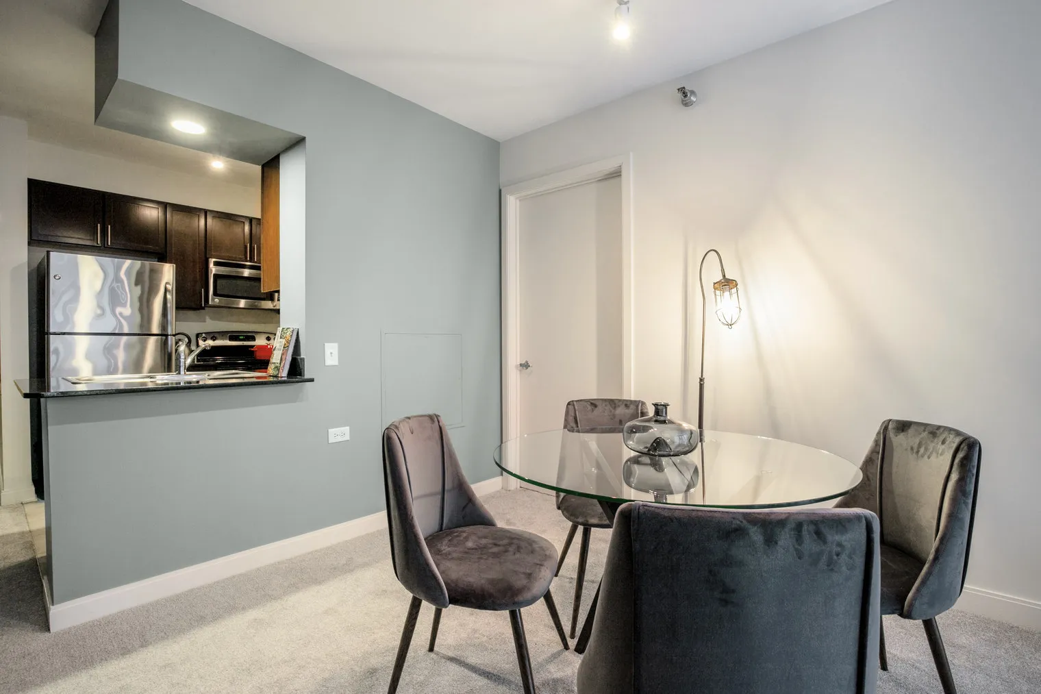 210 N Wells St   60601 60601-Lake & Wells Apartments-unit#ID212-Chicago-IL