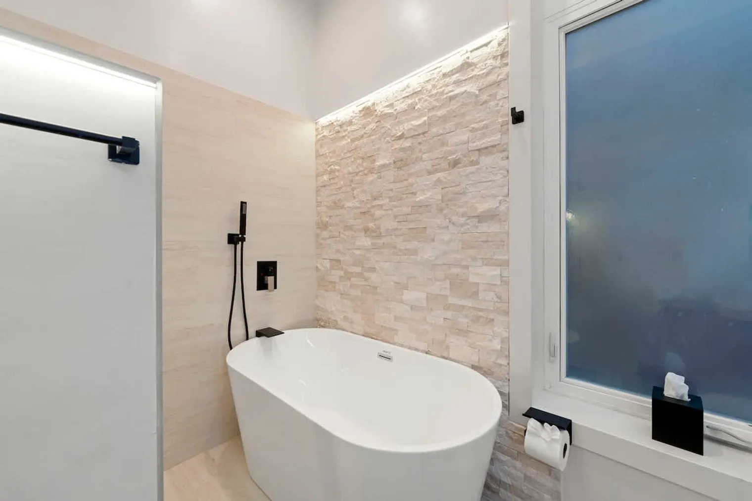 1543 N Claremont Ave   60622 60622-Building North Claremont Avenue-unit#ID1244945P-Chicago-IL