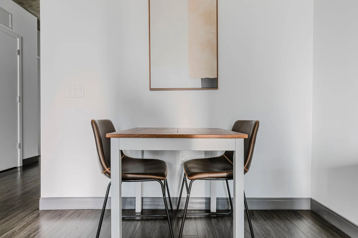 215 W Lake St   60606 60606-Linea-unit#ID1175-Chicago-IL