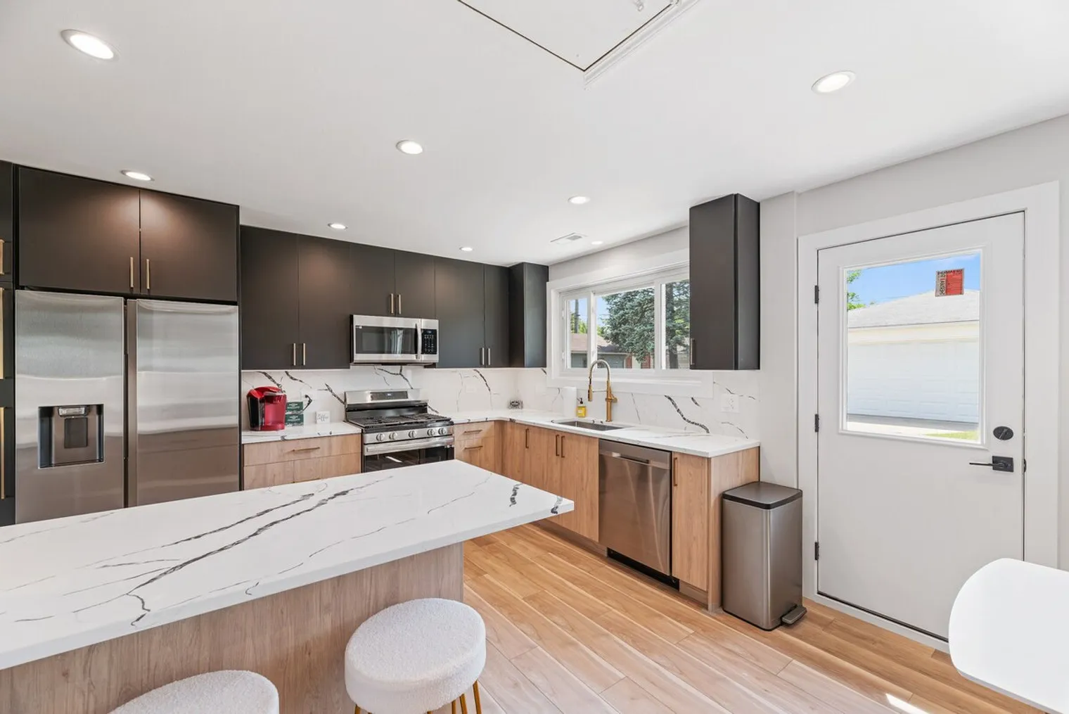 1023 S Wolf Rd   60016 60016-Building South Wolf Road-unit#ID1032513P-Des Plaines-IL