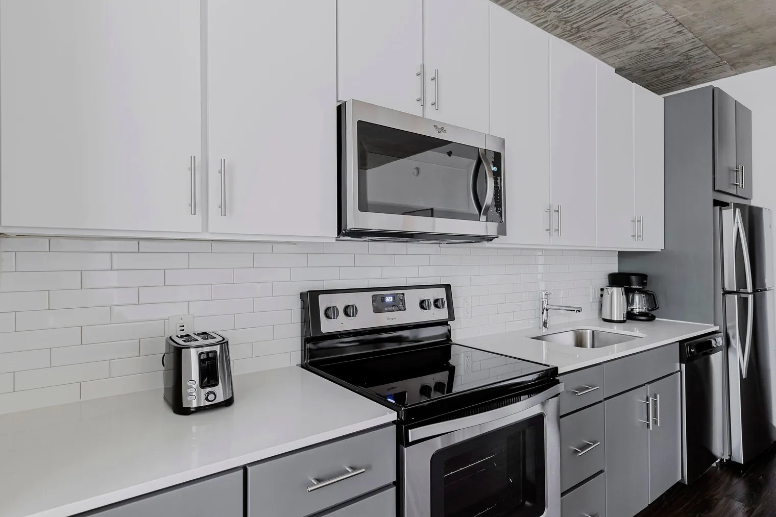 215 W Lake St   60606 60606-Linea-unit#ID1175-Chicago-IL