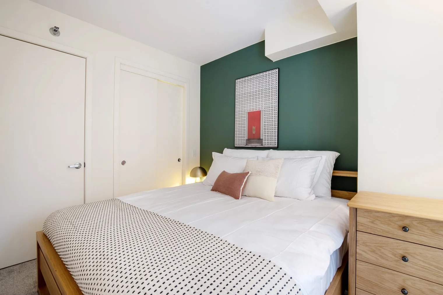 210 N Wells St   60601 60601-Lake & Wells Apartments-unit#ID212-Chicago-IL