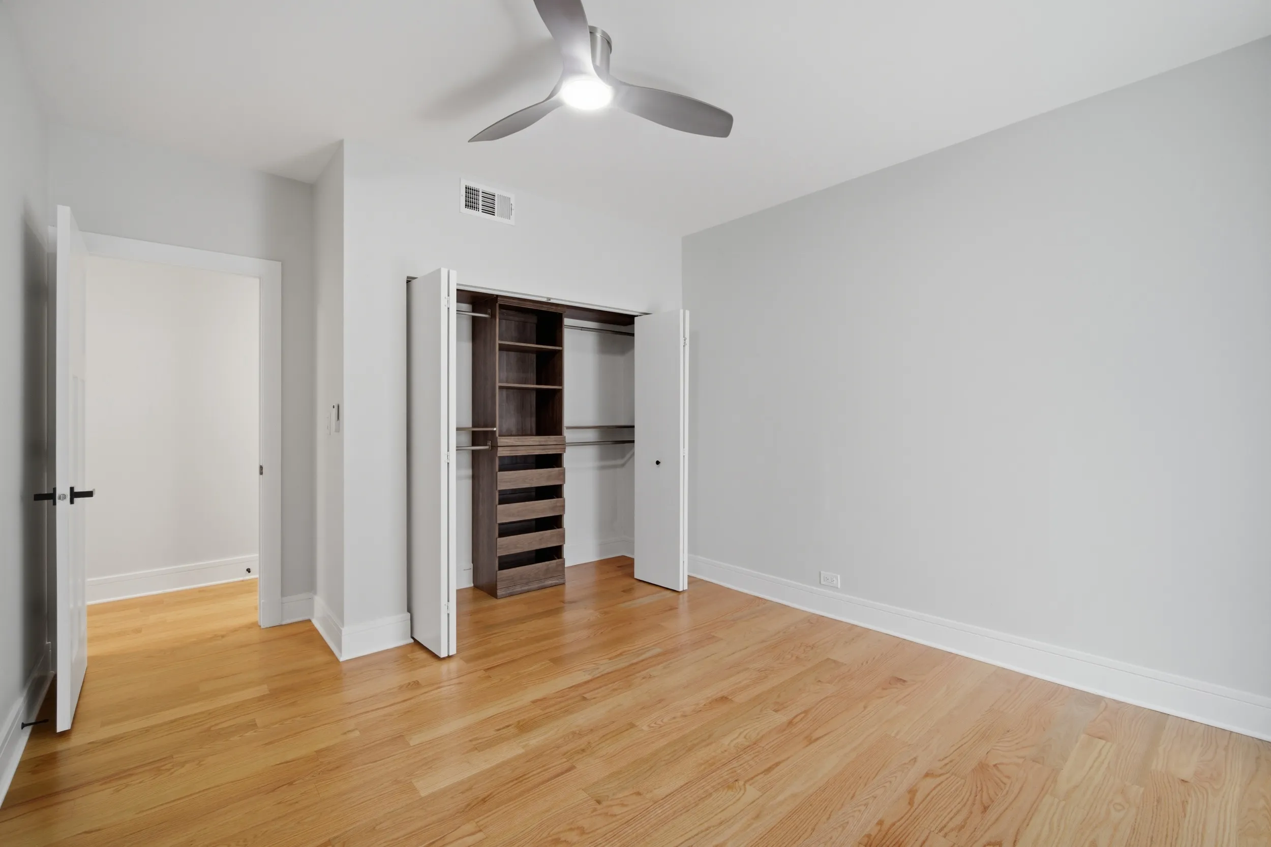 921 W Wilson Ave   60640 60640-unit#3E-Chicago-IL