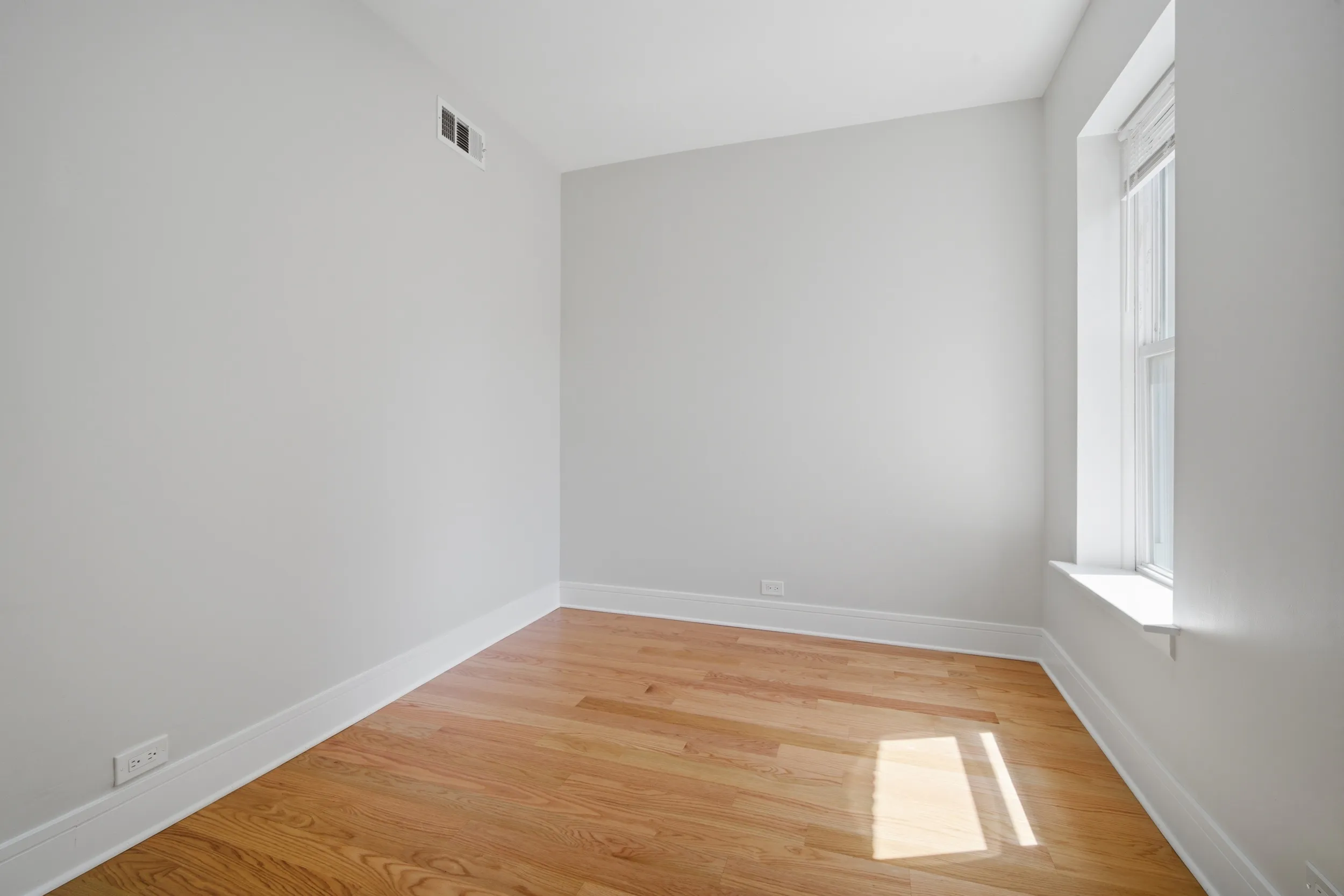 921 W Wilson Ave   60640 60640-unit#3E-Chicago-IL