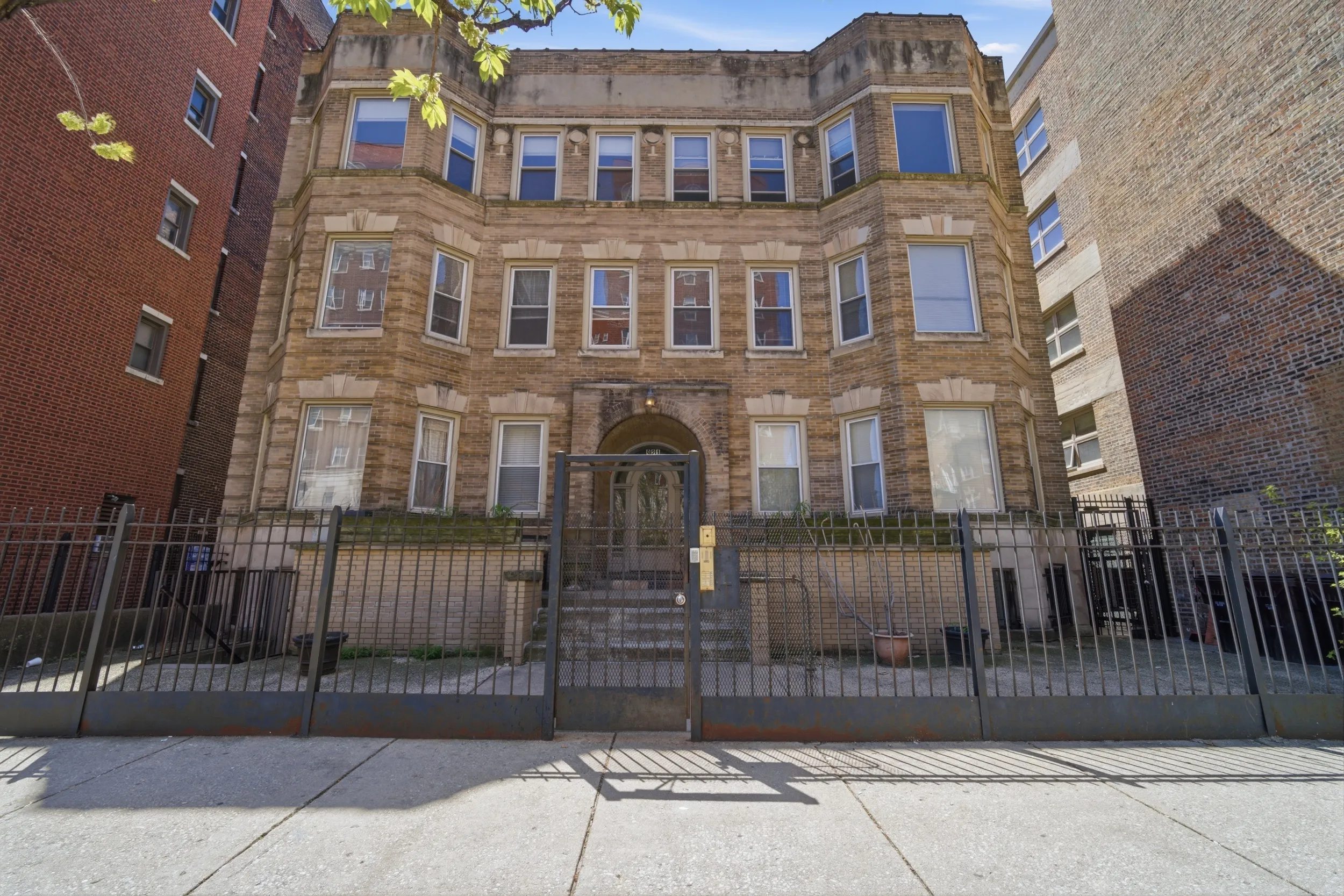 921 W Wilson Ave   60640 60640-unit#3E-Chicago-IL