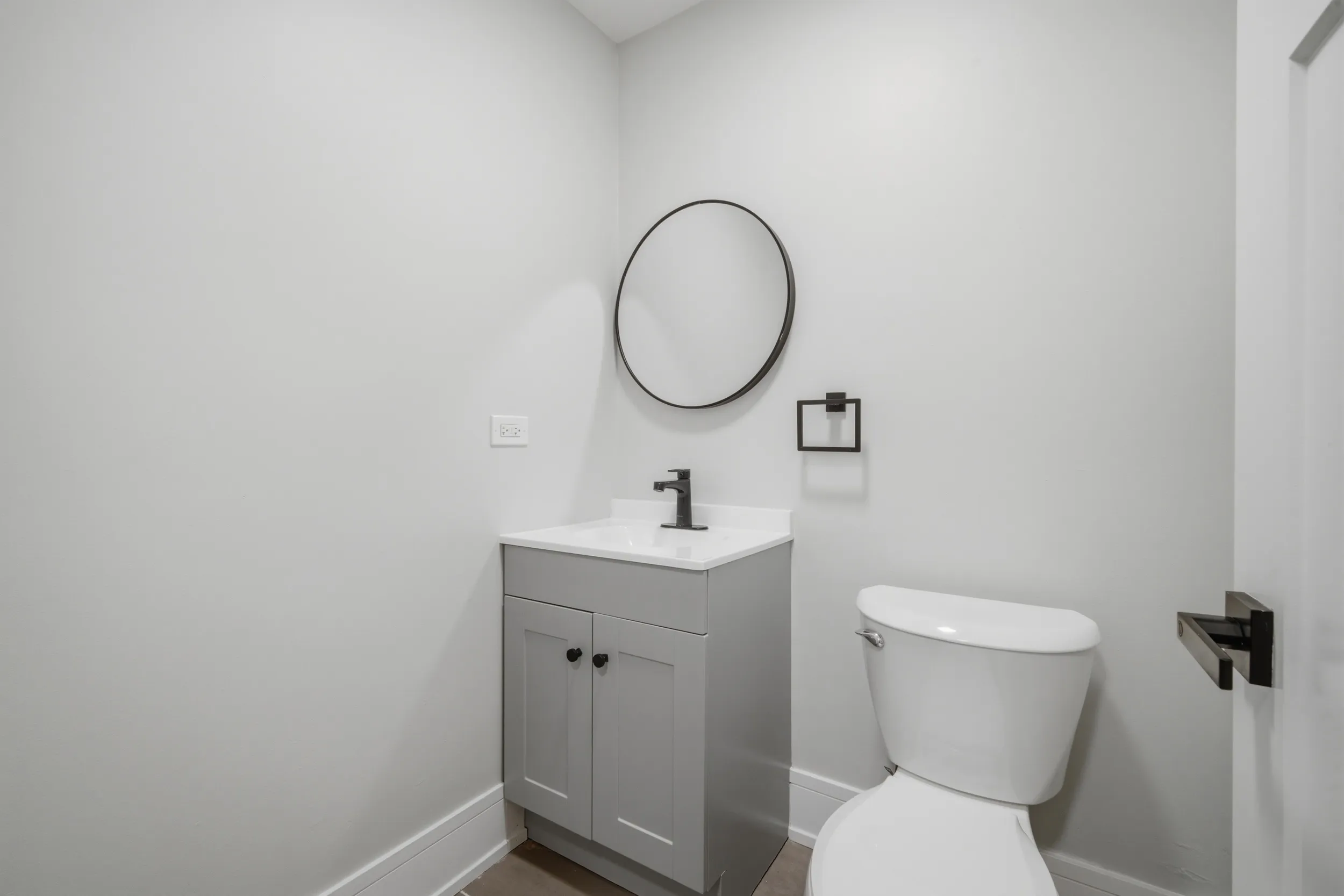 921 W Wilson Ave   60640 60640-unit#3E-Chicago-IL