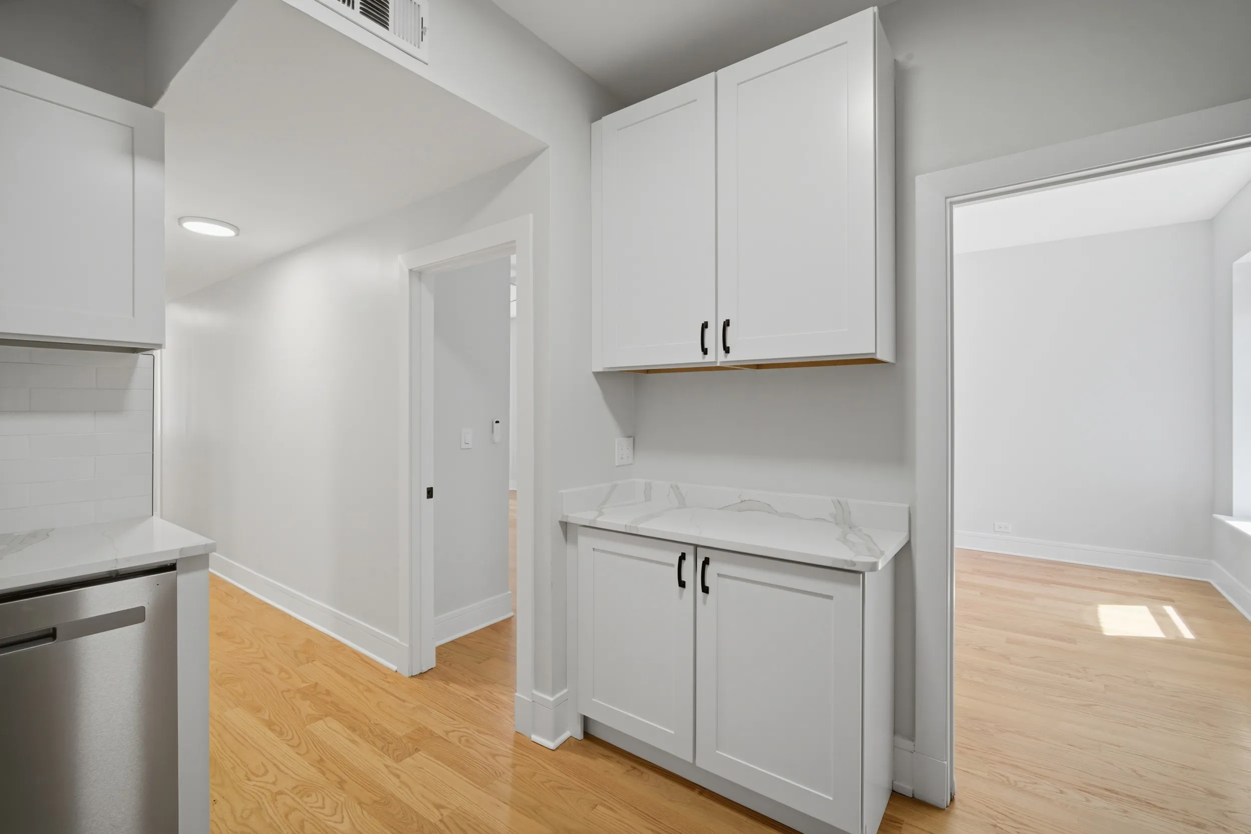 921 W Wilson Ave   60640 60640-unit#3E-Chicago-IL