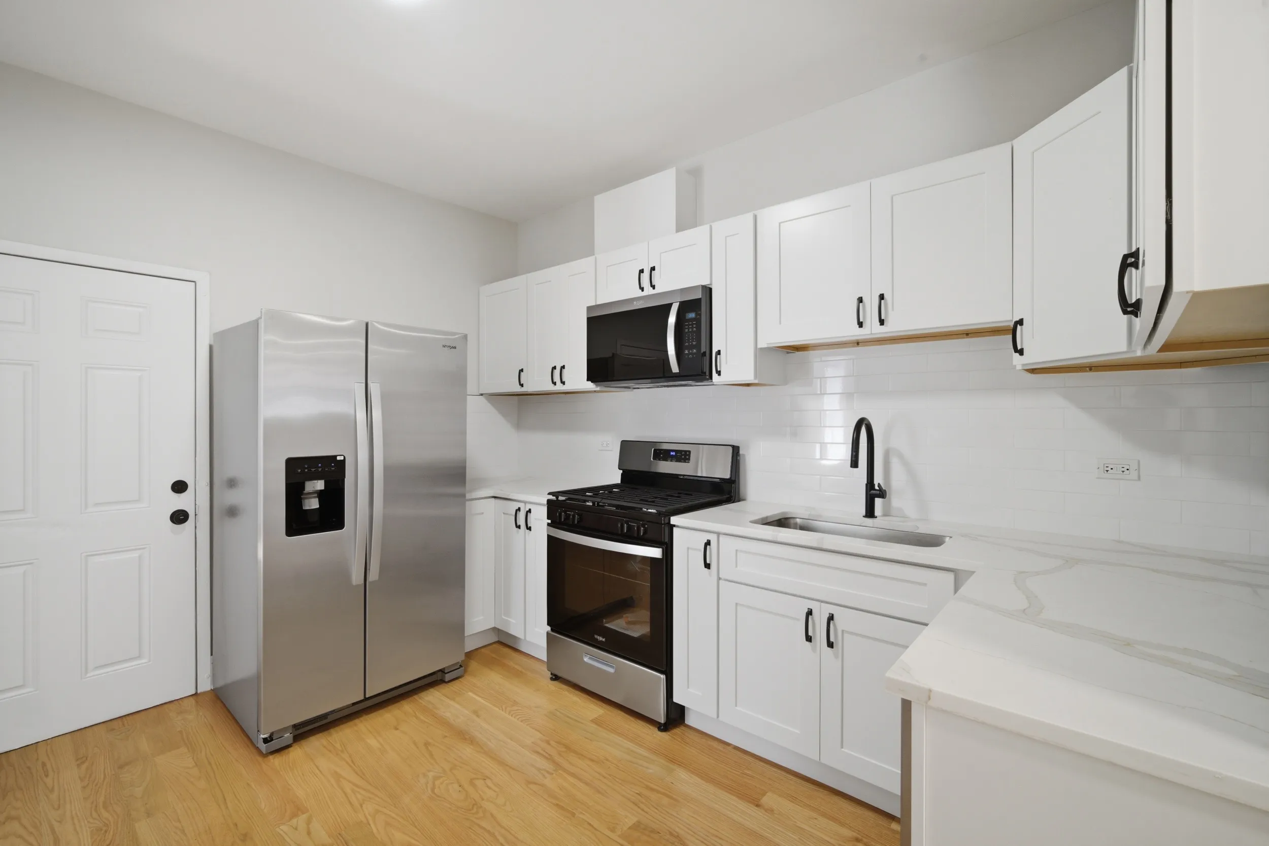 921 W Wilson Ave   60640 60640-unit#3E-Chicago-IL