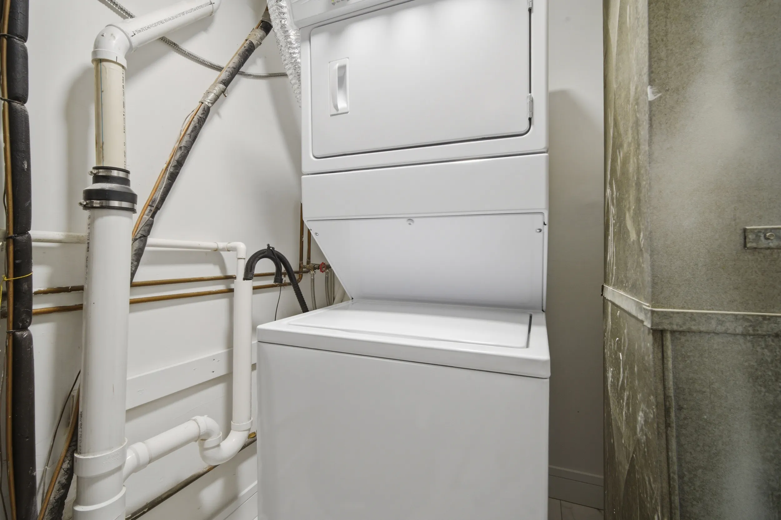 921 W Wilson Ave   60640 60640-unit#3E-Chicago-IL