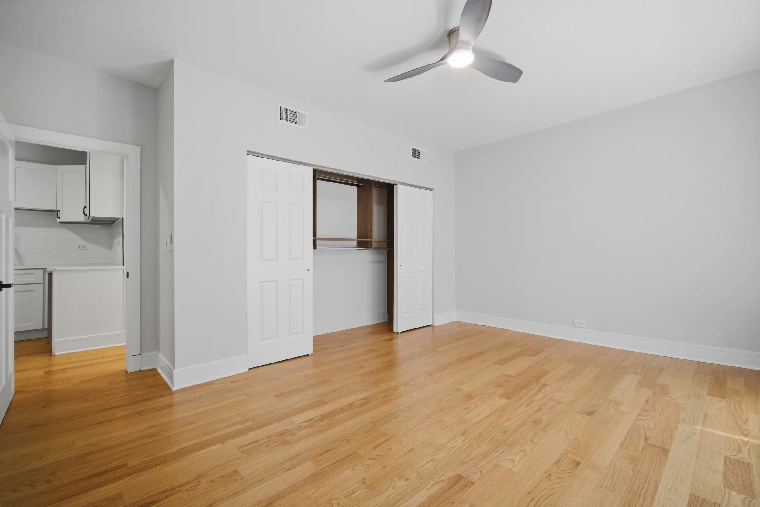 921 W Wilson Ave   60640 60640-unit#3E-Chicago-IL