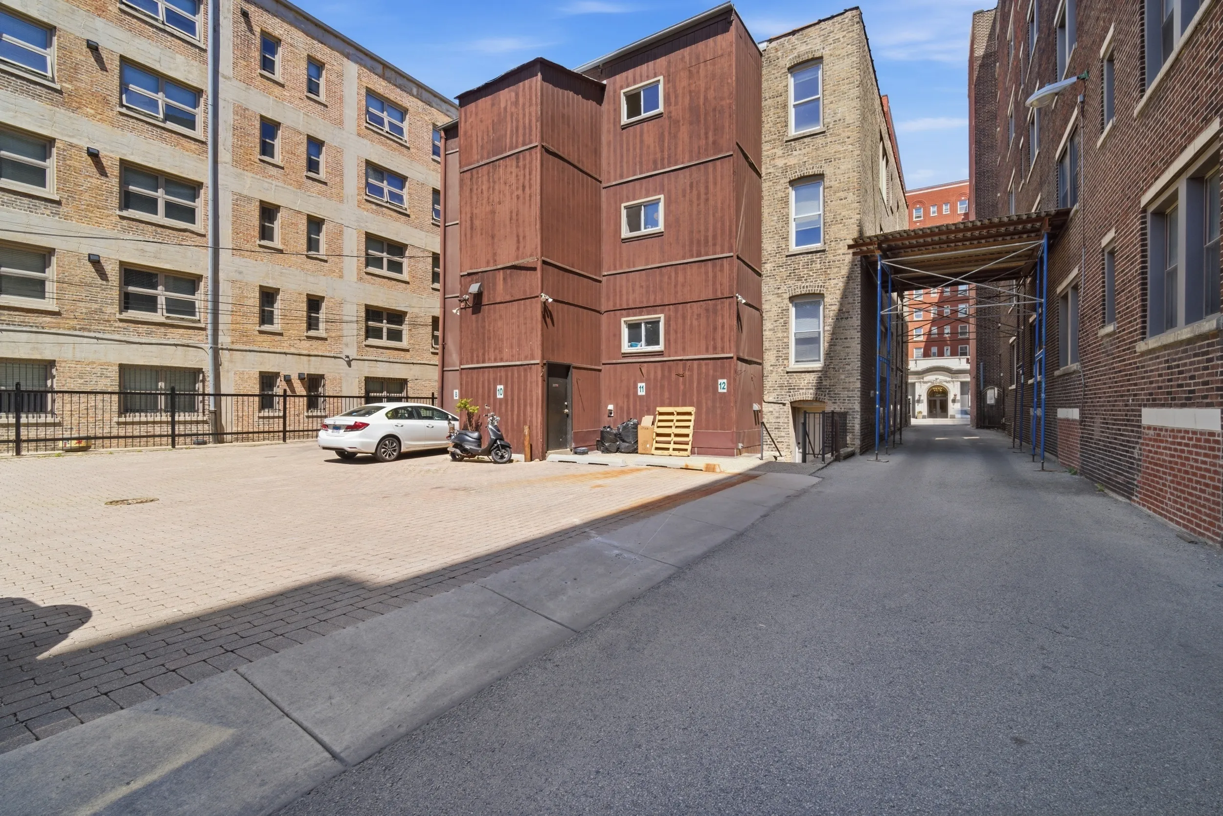 921 W Wilson Ave   60640 60640-unit#3E-Chicago-IL