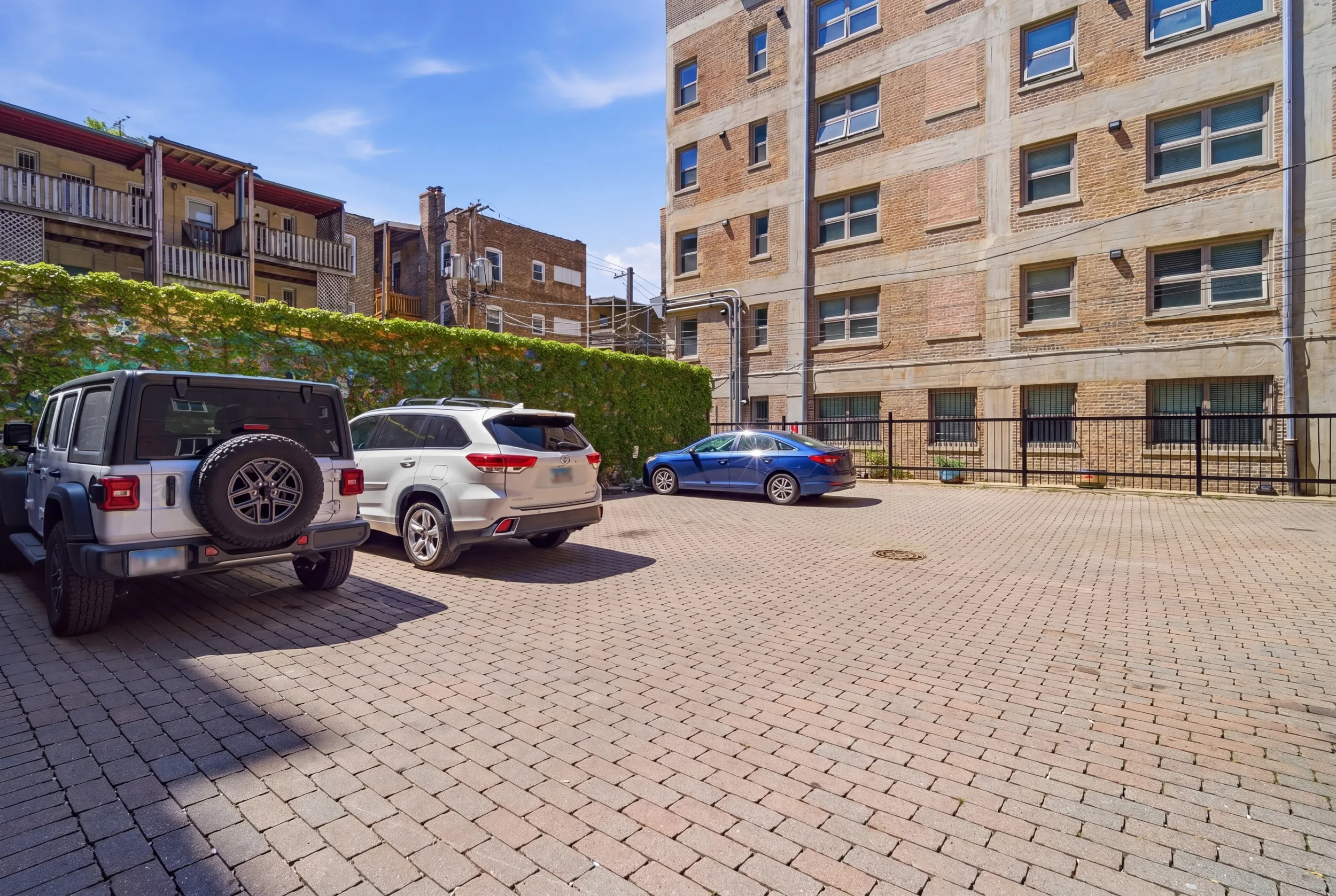 921 W Wilson Ave   60640 60640-unit#3E-Chicago-IL