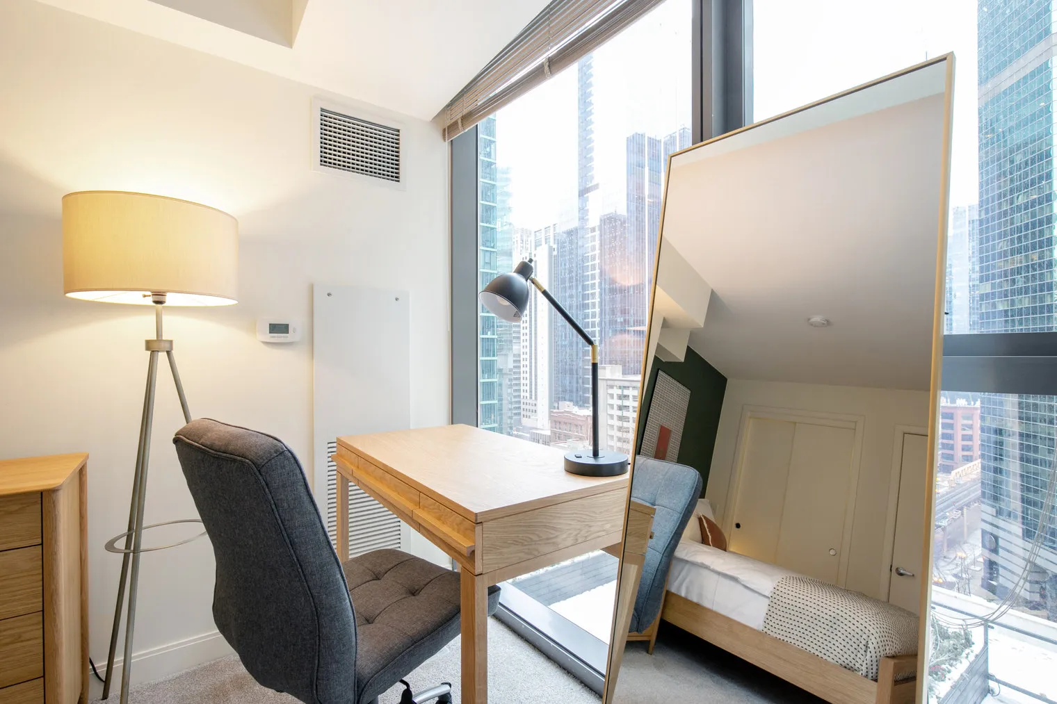 210 N Wells St   60601 60601-Lake & Wells Apartments-unit#ID212-Chicago-IL