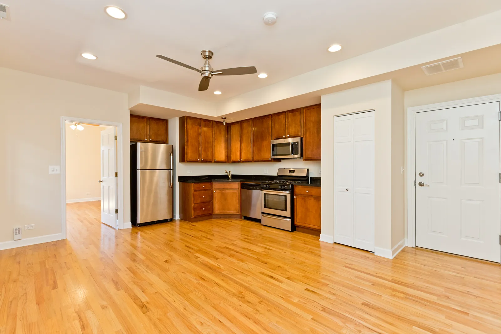 5510 N Kenmore Ave 60640 60640-Kenmore Prairie Apartments-unit#2B-Chicago-IL