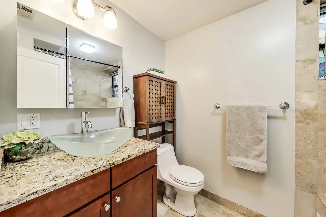 1702 W SUMMERDALE AVE 60640-unit#GARDN-Chicago-IL