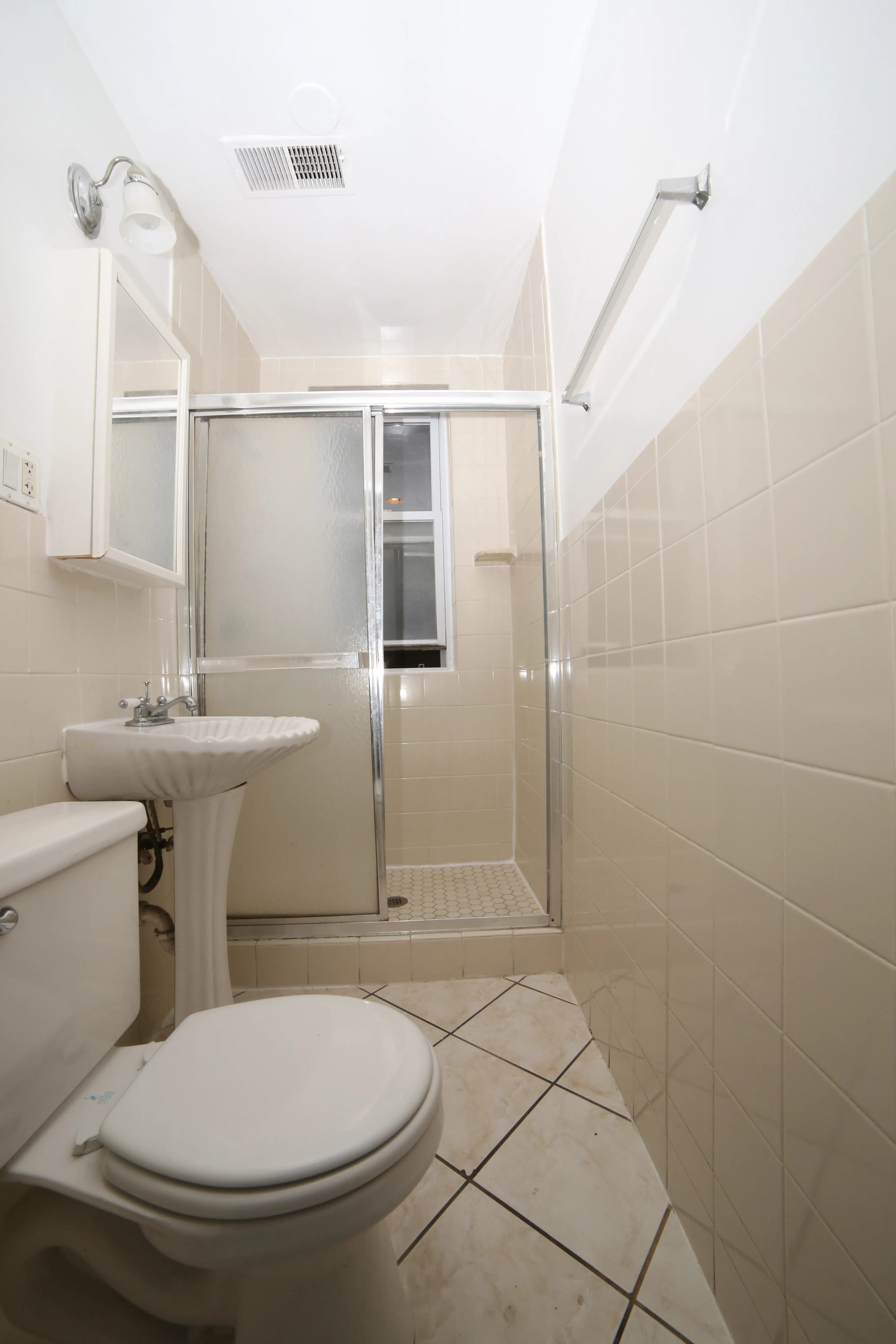 3570 W LYNDALE ST 60647-unit#2-Chicago-IL