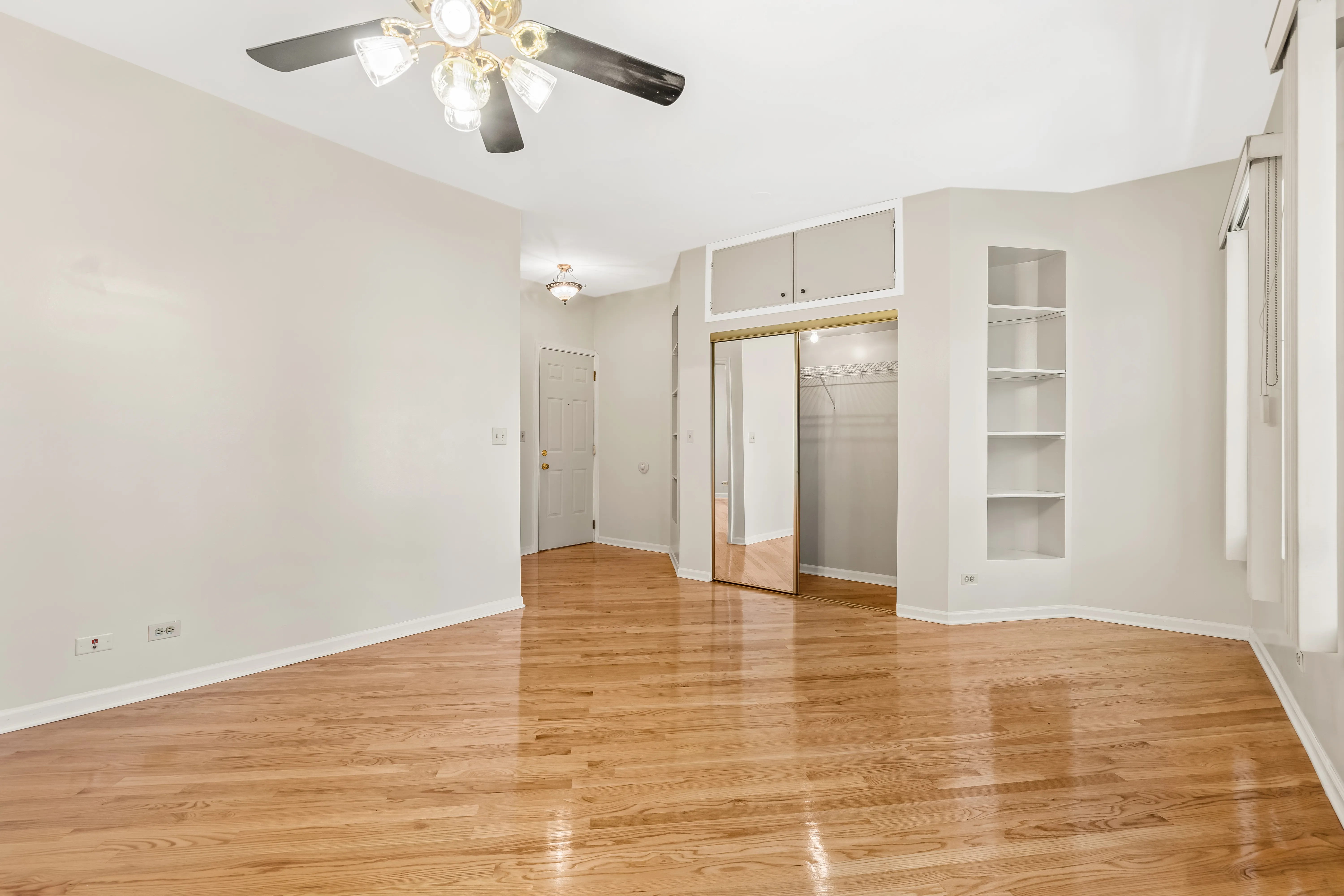 5201 S Woodlawn Ave 60615 60615-Woodlawn Commons Apartments-Chicago-IL
