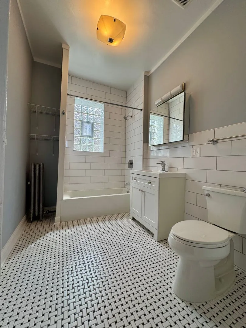 1844 W Grace St   60613 60613-unit#2-Chicago-IL