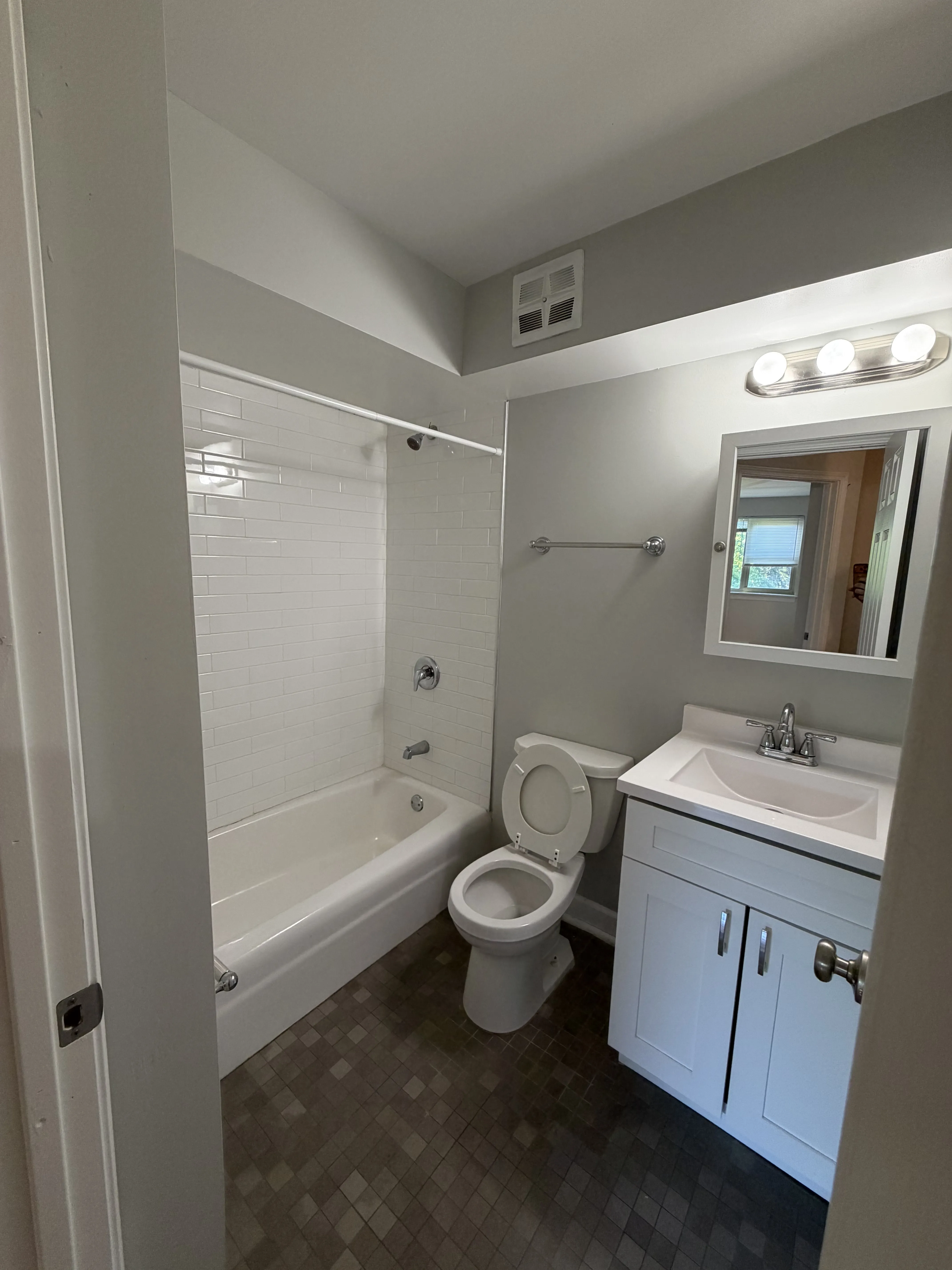 1775 W Highland Ave   60660 60660-unit#308-Chicago-IL