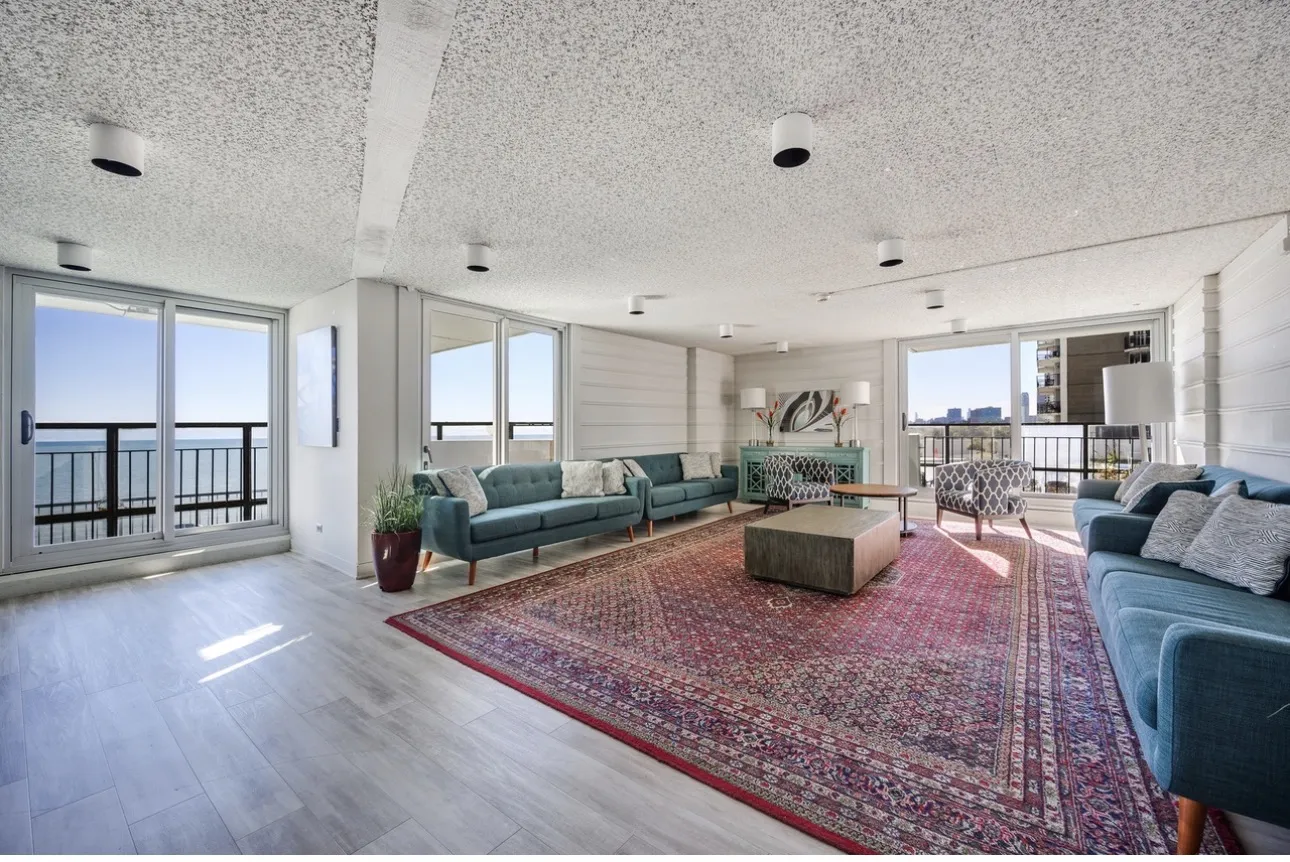 6033 N Sheridan Rd   60660 60660-unit#19k-Chicago-IL