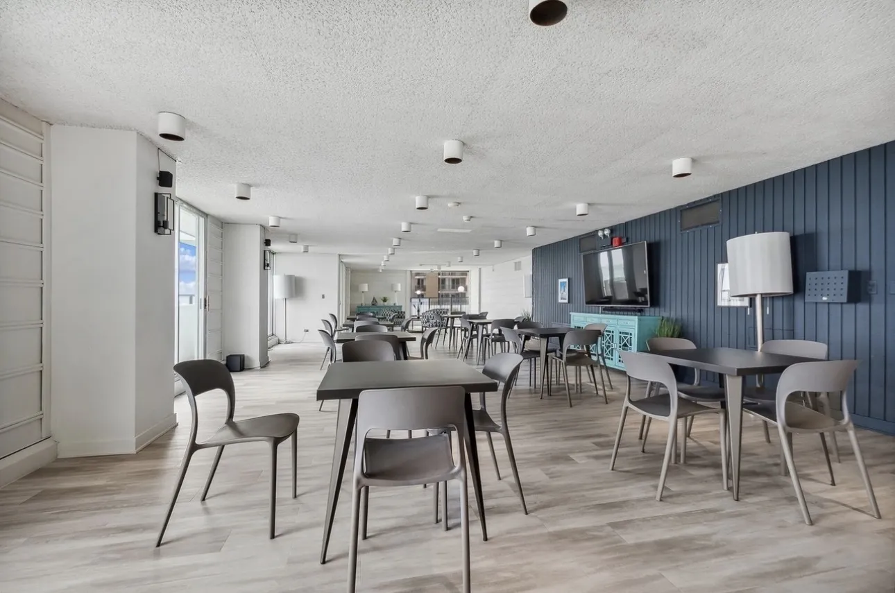 6033 N Sheridan Rd   60660 60660-unit#19k-Chicago-IL