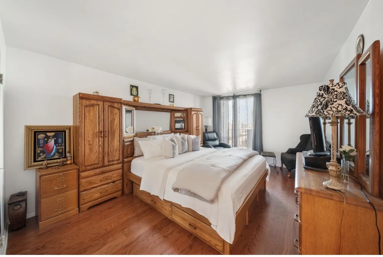 6033 N Sheridan Rd   60660 60660-unit#19k-Chicago-IL