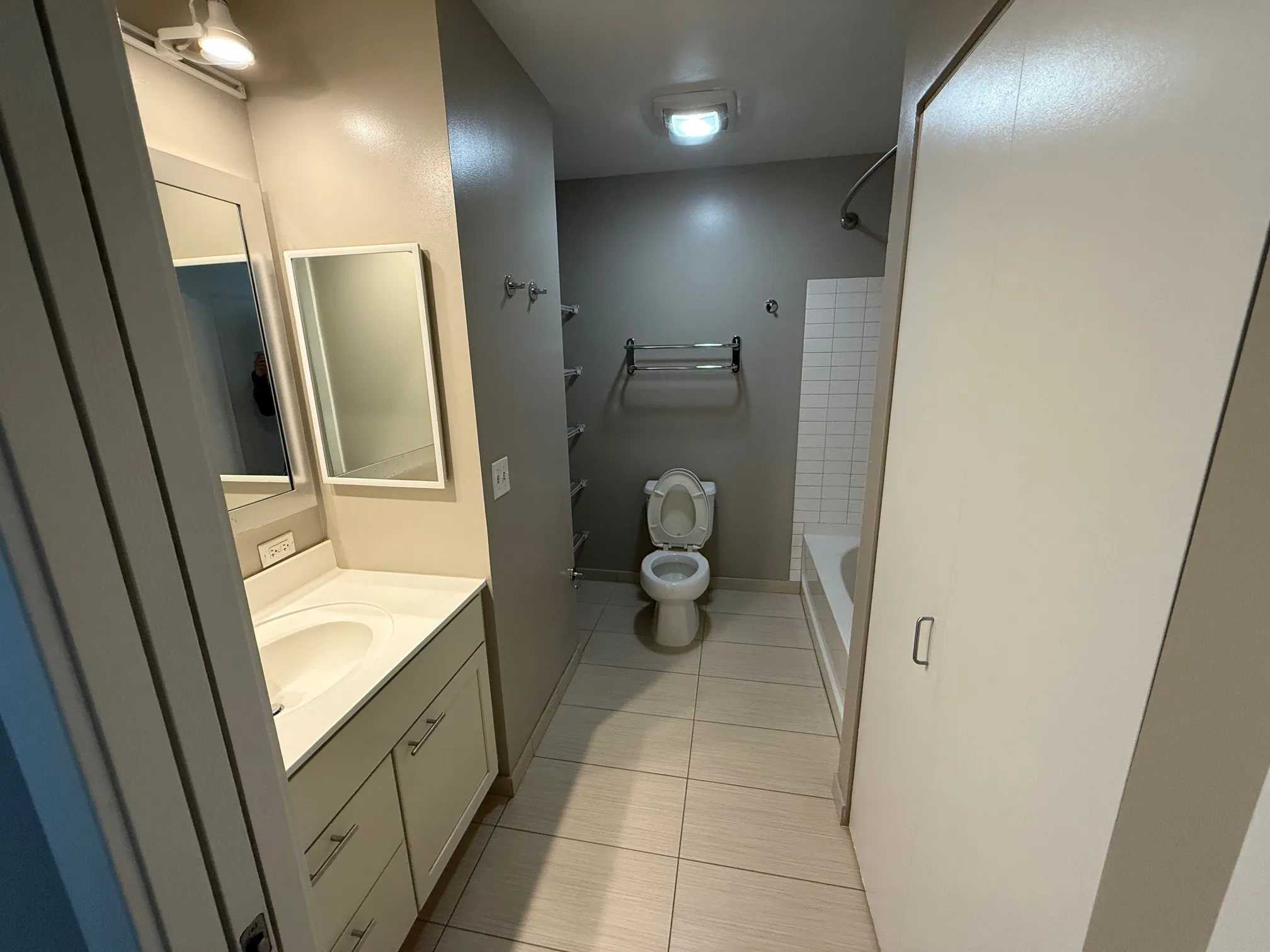 188 W Randolph St   60601 60601-unit#2706-Chicago-IL