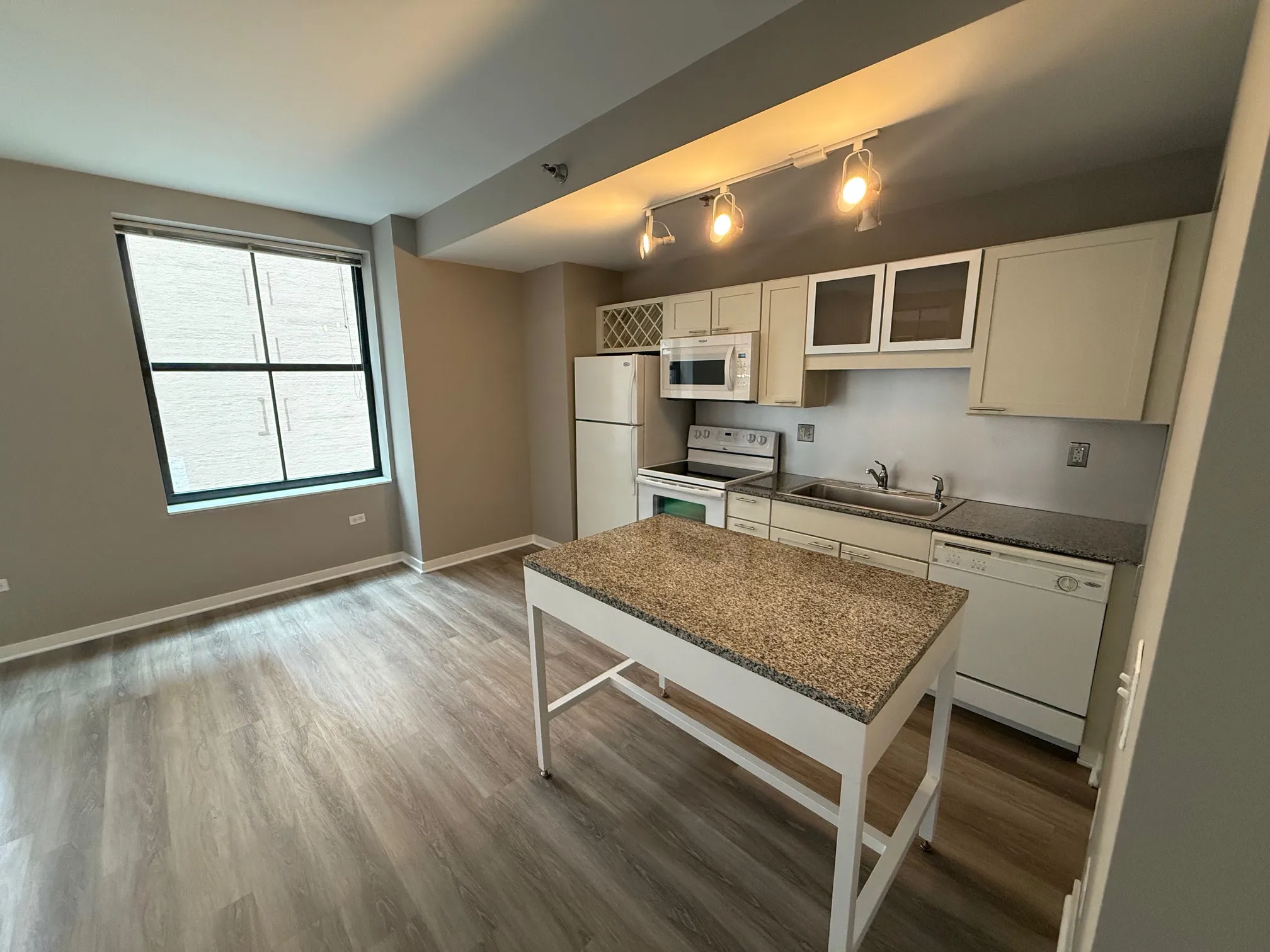 188 W Randolph St   60601 60601-unit#2706-Chicago-IL