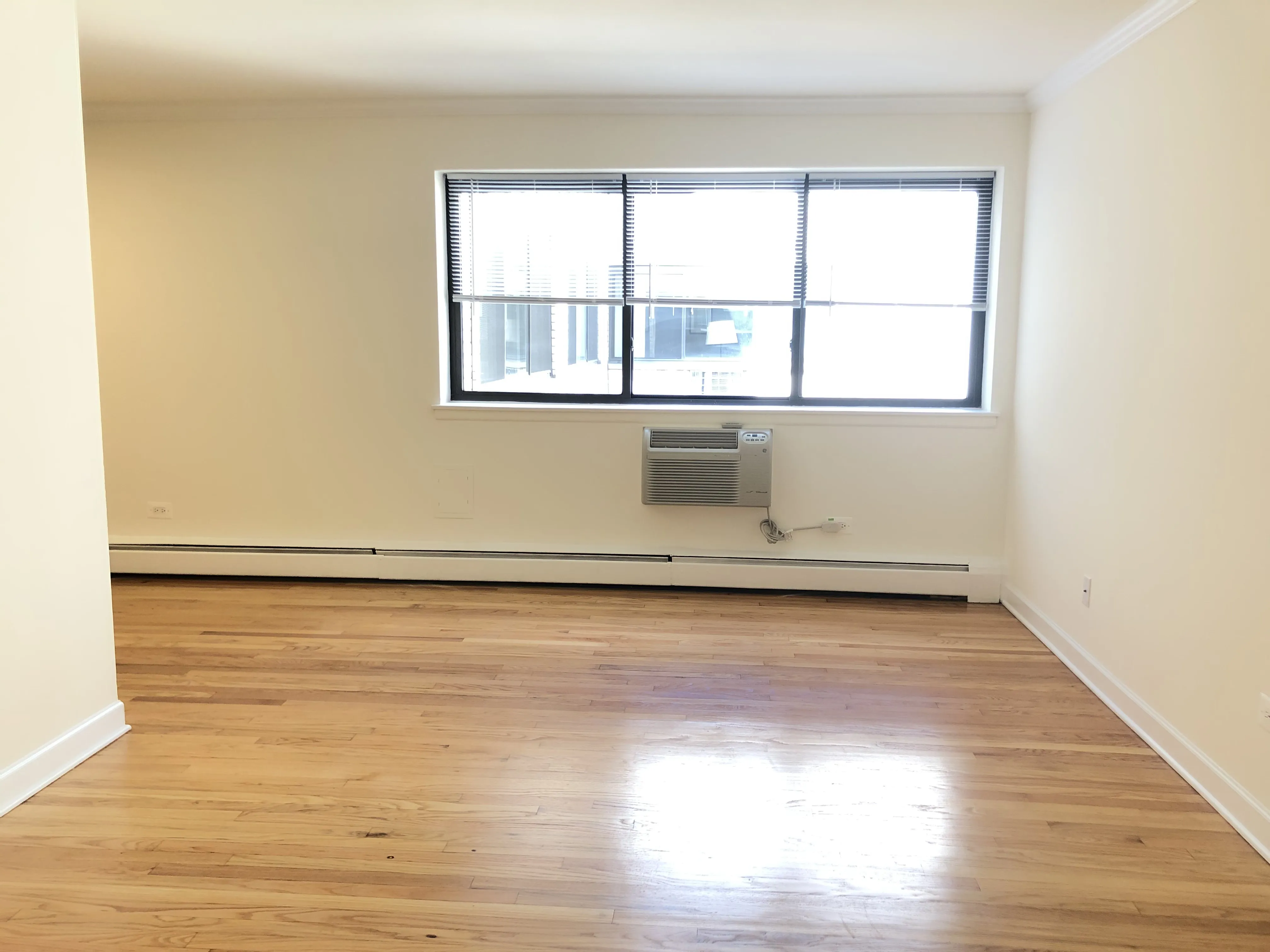 1022 W Catalpa Ave 60640 60640-Catalpa Vista Apartments-unit#303-Chicago-IL