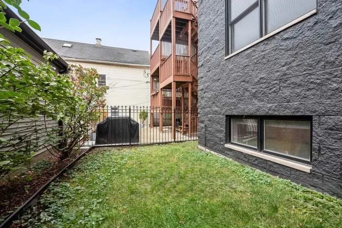 Henderson 60657-unit#1-Chicago-IL