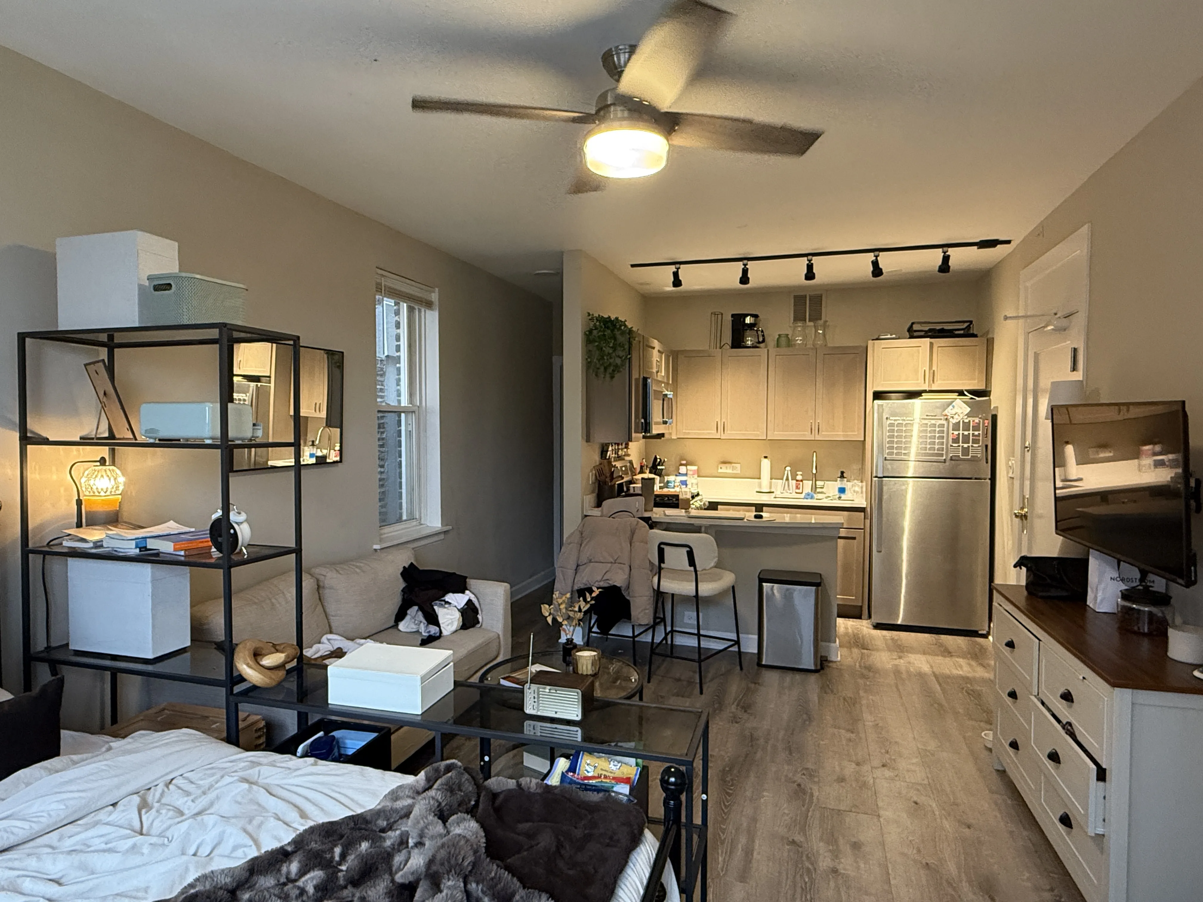 432 W Belmont Ave   60657 60657-Belmont Harbor-unit#409-Chicago-IL